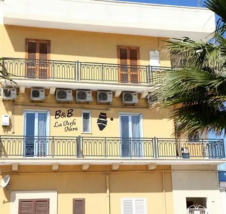 Couette-café La Perla Nera 3*